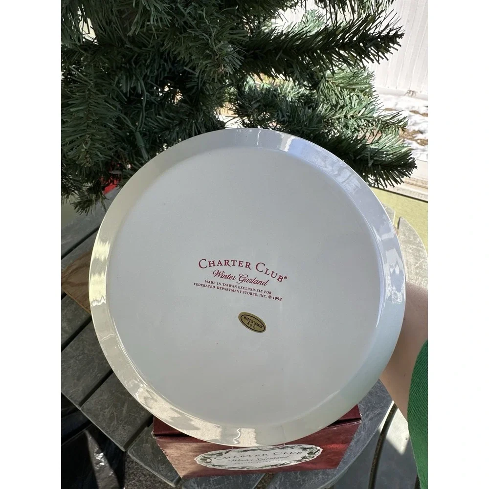 1998 Charter Club Winter Garland Enamel on Metal 2 Qt Tea Kettle Taiwan With Box